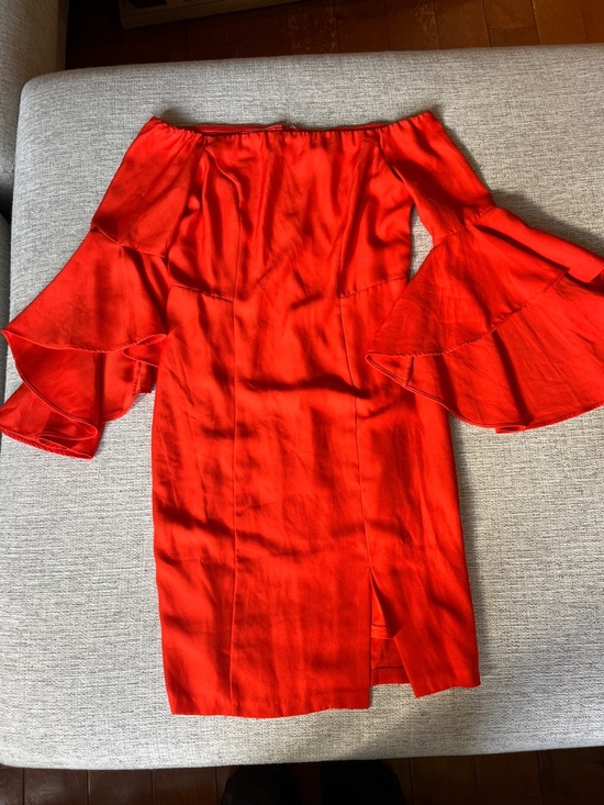 VENUS Dresses & Skirts - VENUS Red Off-Shoulder Midi Dress with Tiered Bell Sleeves